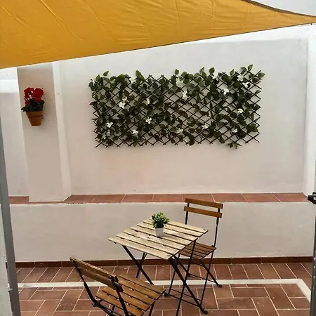 Carmen Aljibe De La Miel *